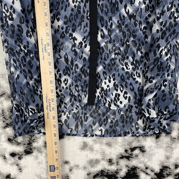 Cabi Blouse Womens Size Large Button Up‎ Sheer V-Neck Animal Print Polyester - Picture 3 of 10